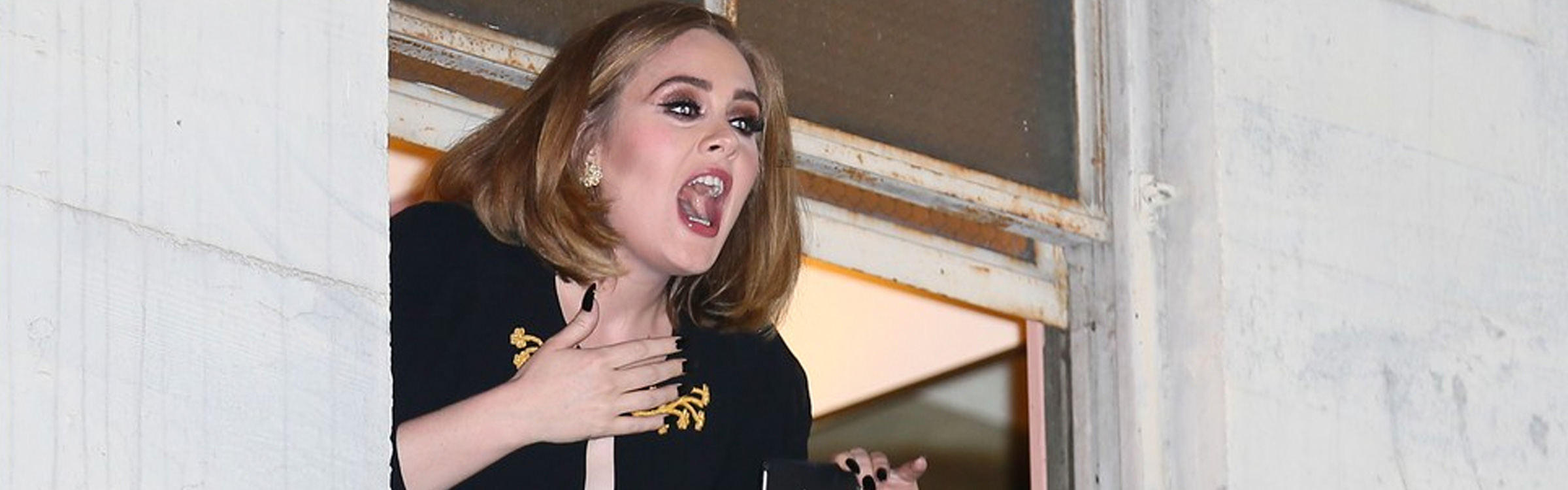 Adele2400