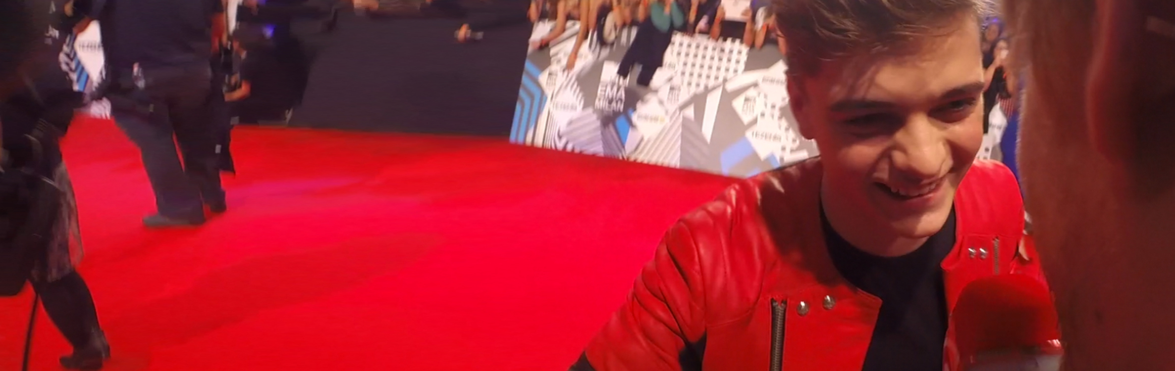 Vlog header