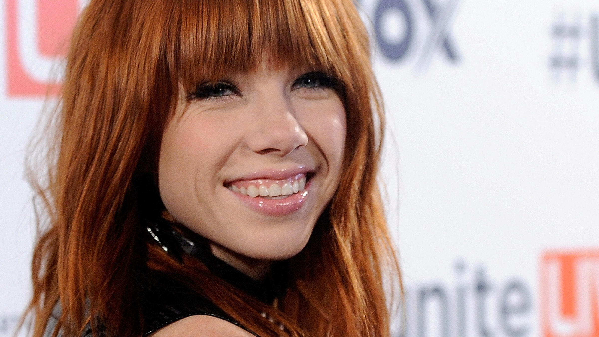 Carly single teasere