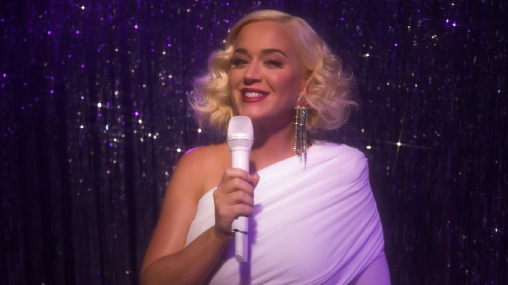 Sterren feliciteren geslaagde scholieren Katy perry