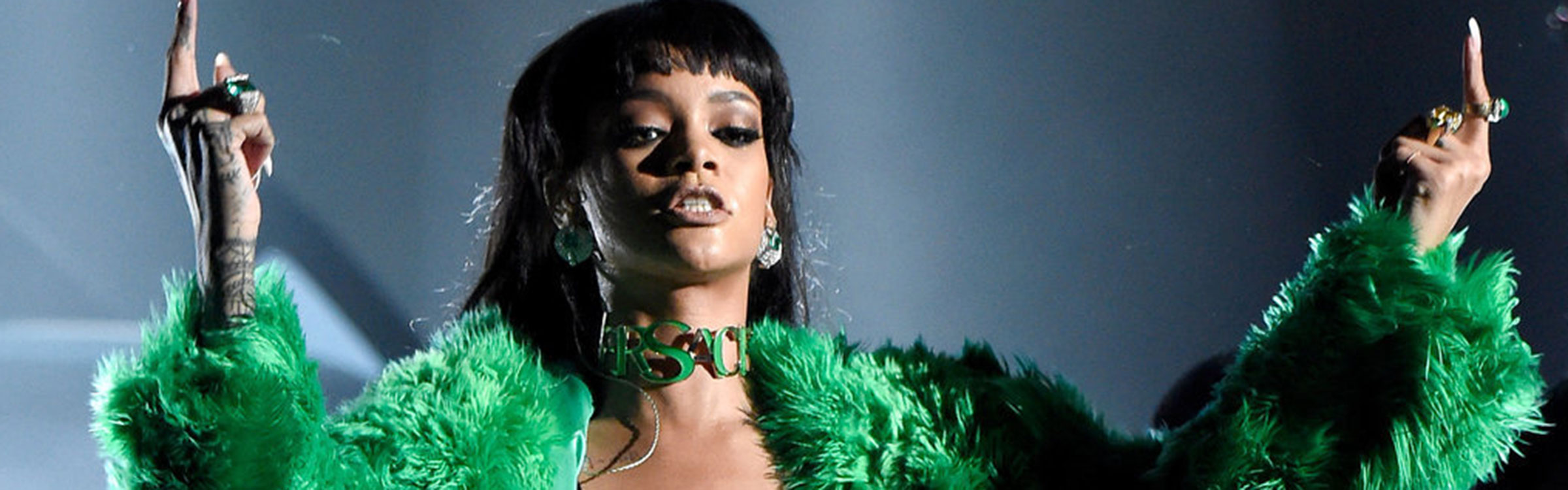 Rihanna iheart radio music awards 2015