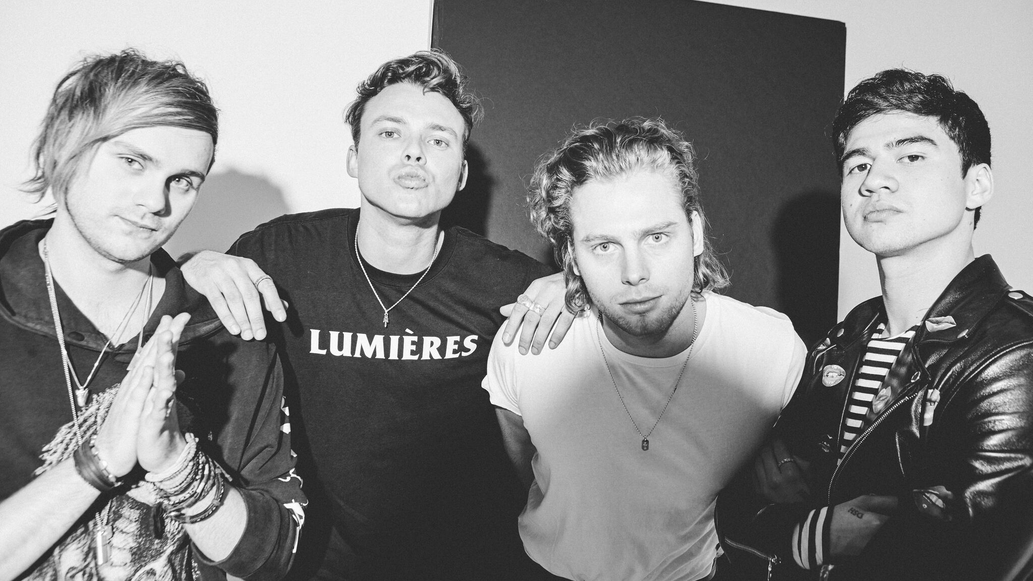 5 seconds of summer lead photo