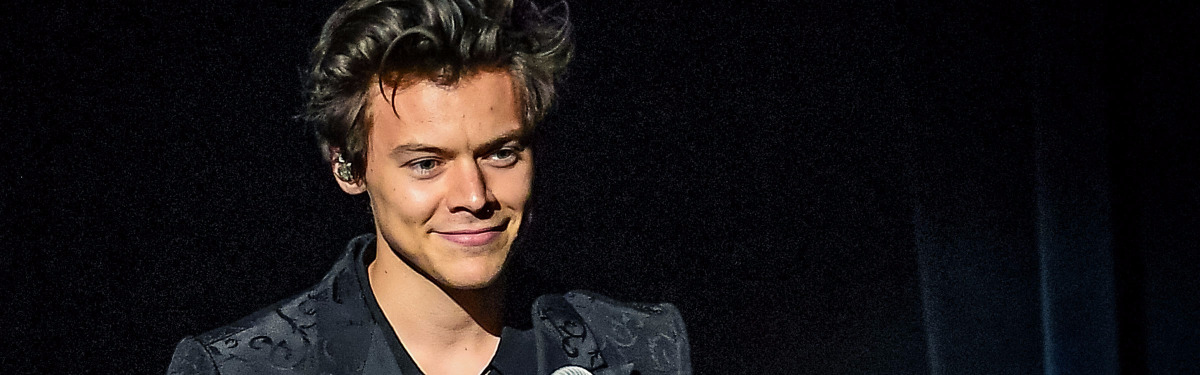 Harry Styles Helpt Fan Uit De Kast Te Komen Qmusic