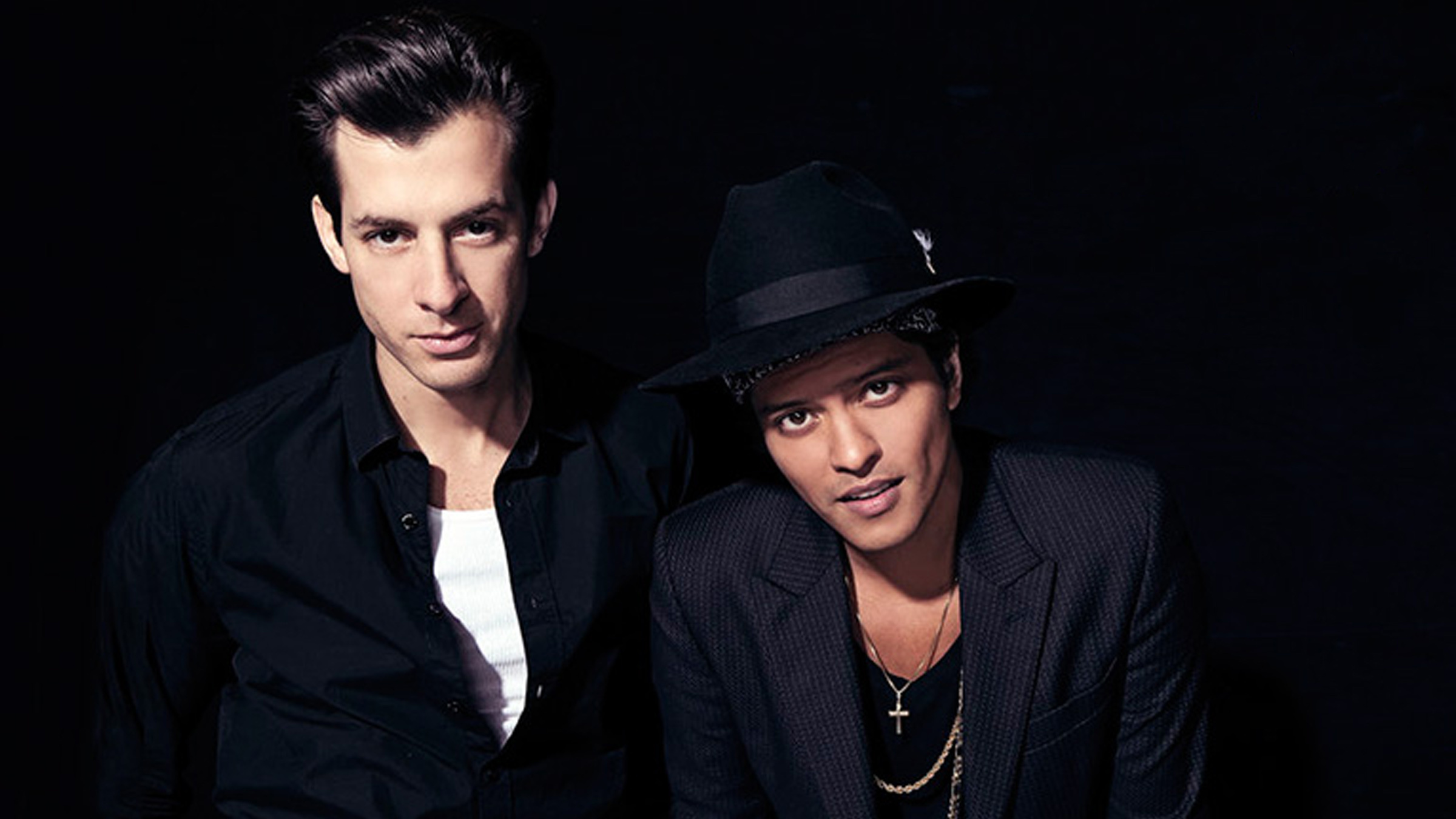 Mark ronson funk bruno mars. Марк Ронсон и Бруно Марс. Mark Ronson Bruno Mars. Марк Ронсон и Бруно Марс фото. Аптаун фанк.