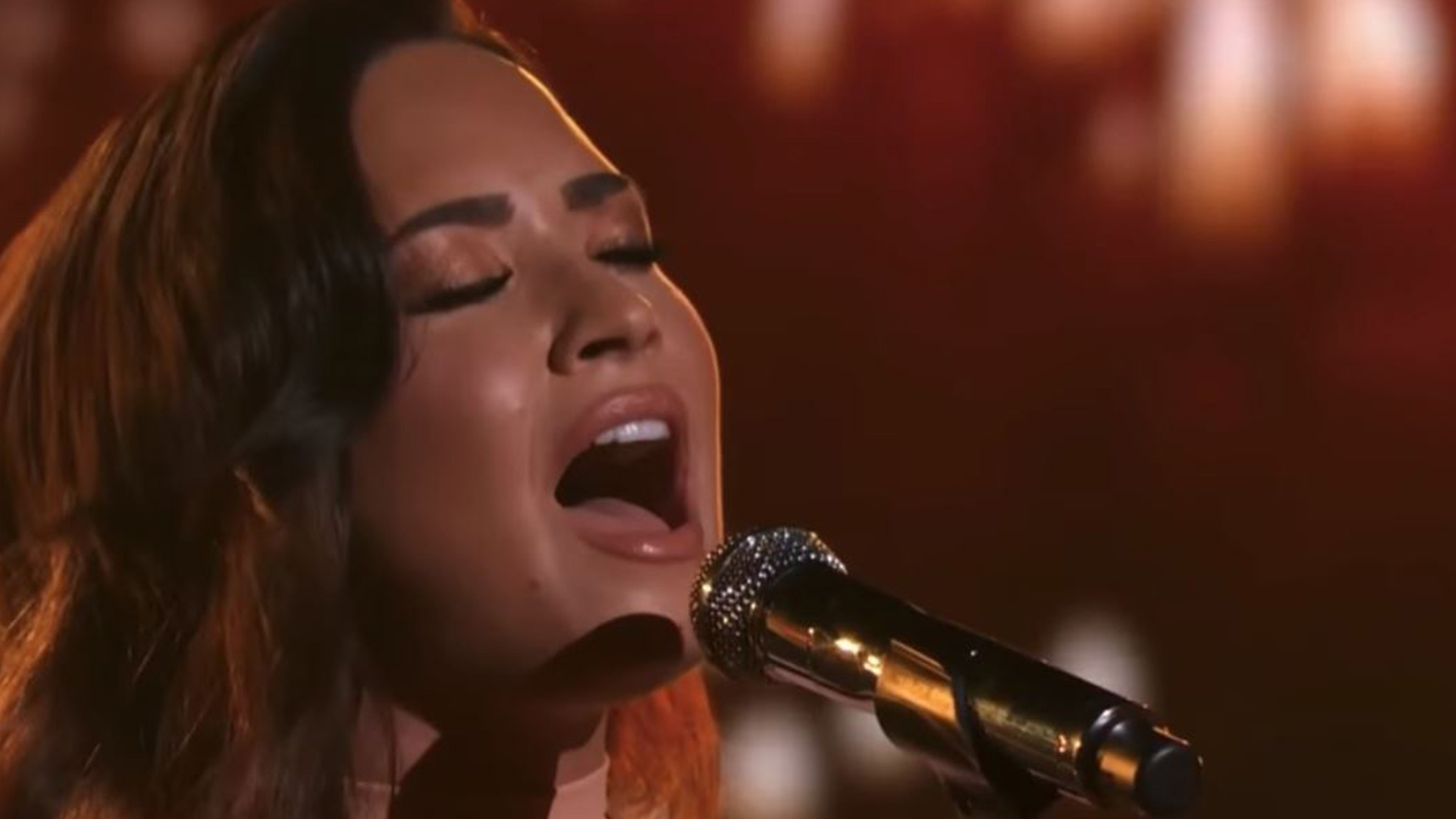 Demi Lovato - Hallelujah (Live at SOMOS Live!) - October 14 